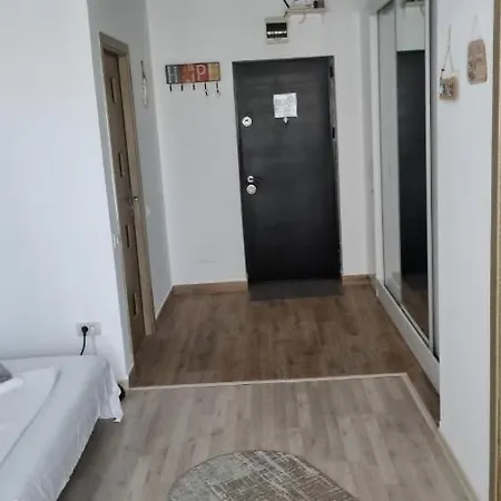 Theo- Mamaia Nord Apartment Navodari